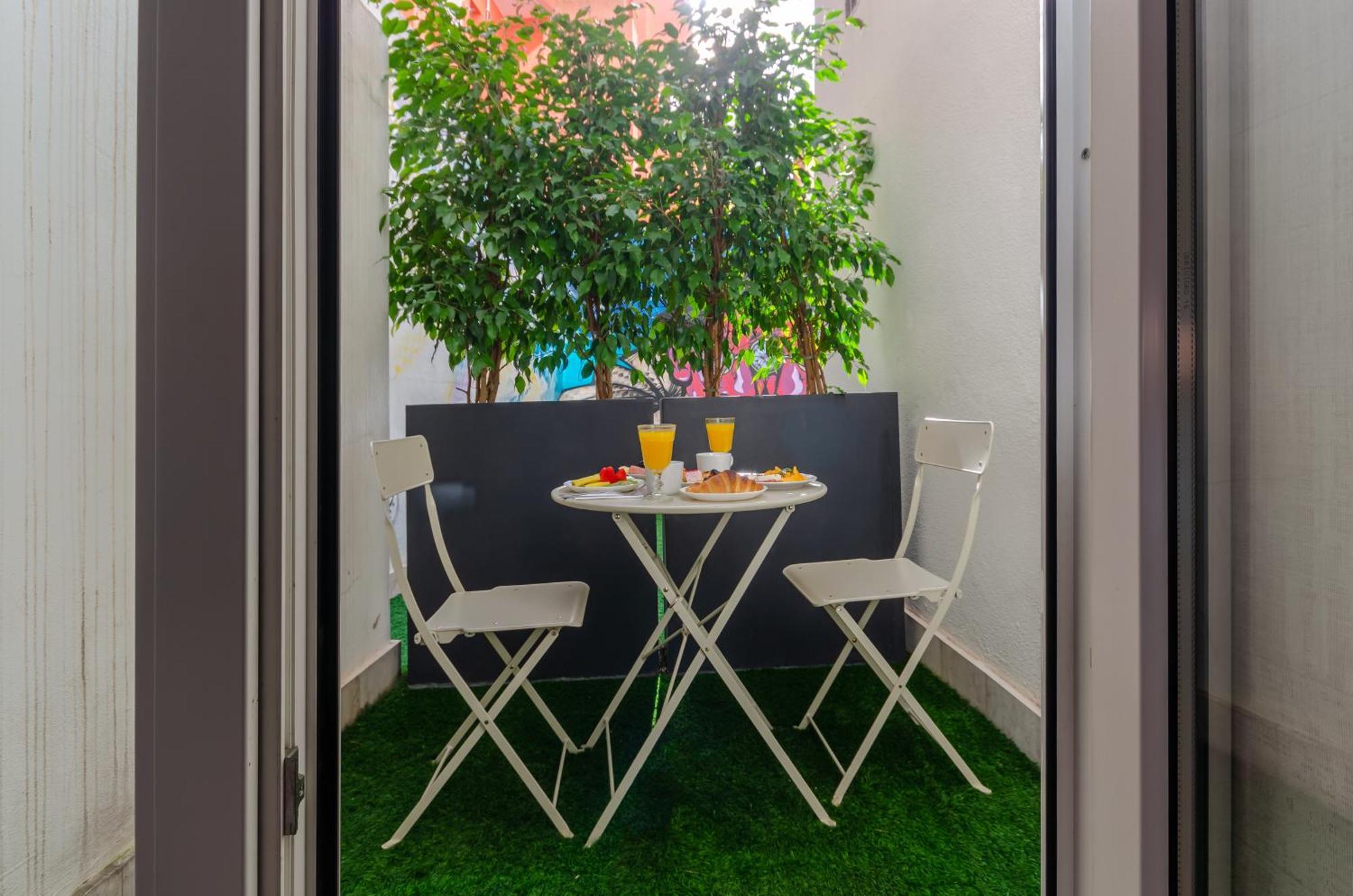 Lx51 Studios & Suites By Apt Iin - Lisbon Center Room photo